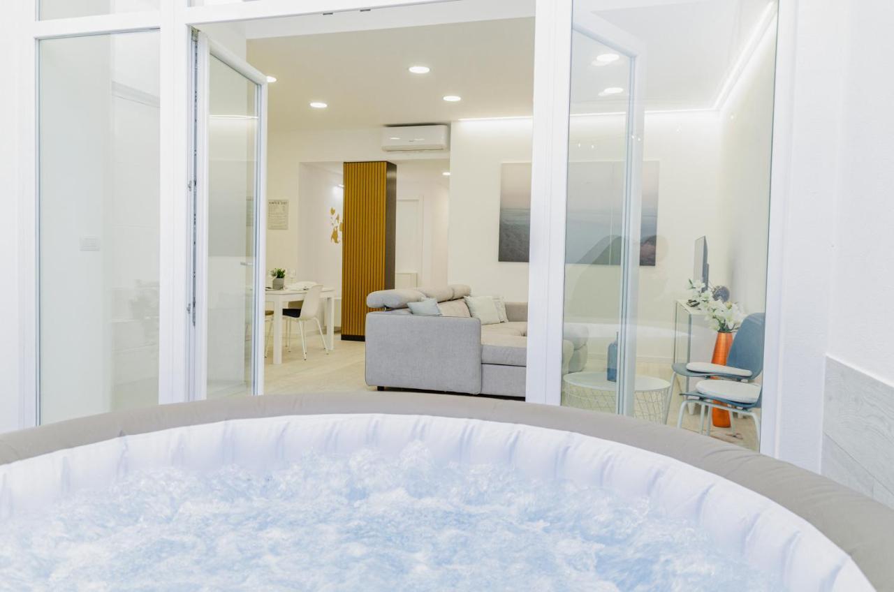 Spa & Relax Aesthetic Apartment 50M Dal Mare モノーポリ エクステリア 写真